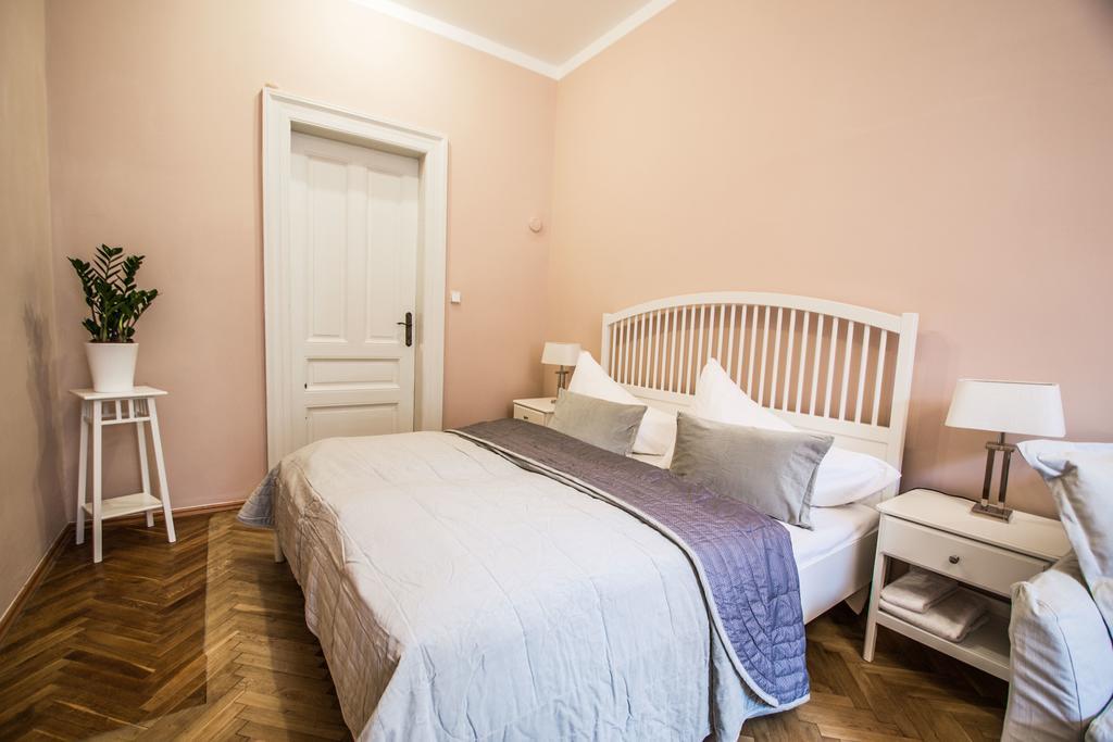 Colonial Ruterra 2Bdr Apartment Prag Dış mekan fotoğraf