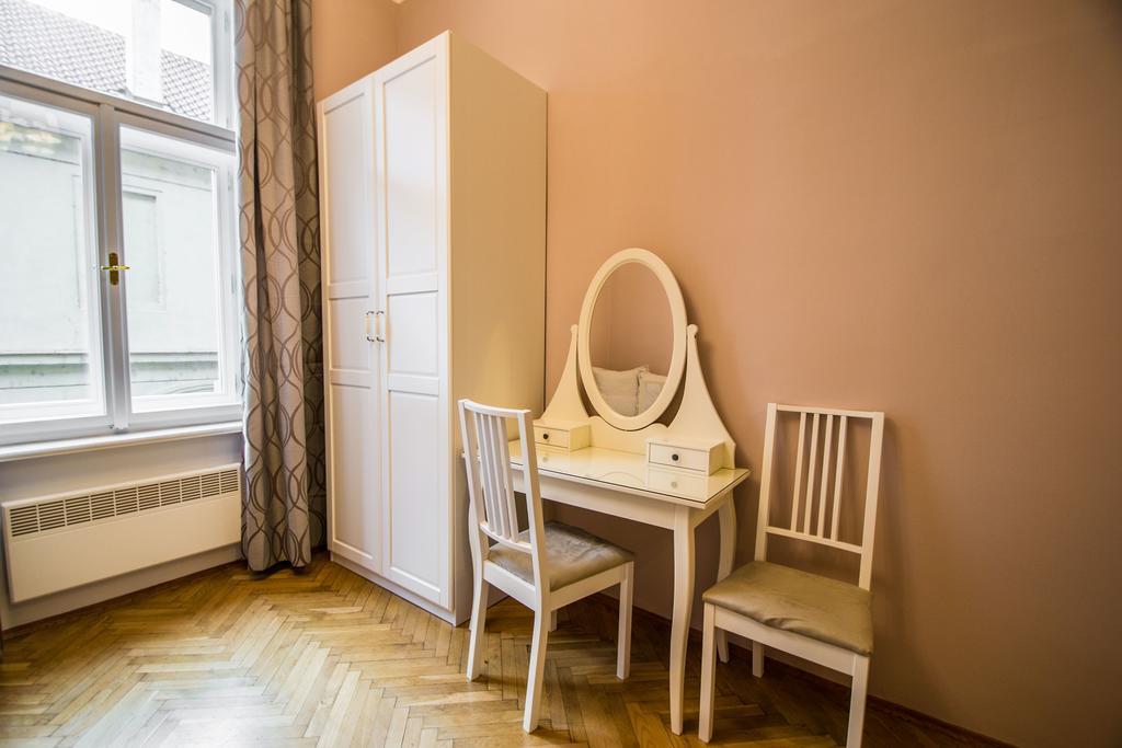 Colonial Ruterra 2Bdr Apartment Prag Dış mekan fotoğraf