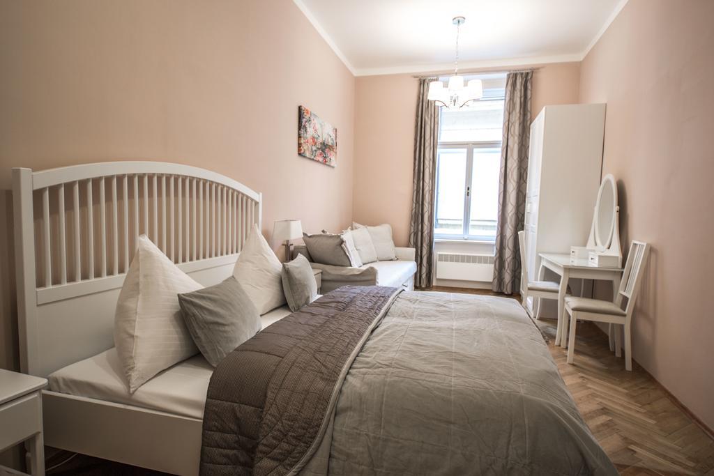 Colonial Ruterra 2Bdr Apartment Prag Dış mekan fotoğraf